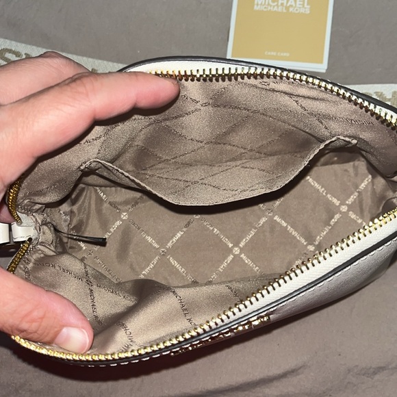 Michael Kors shoulder/crossbody - Picture 4 of 5